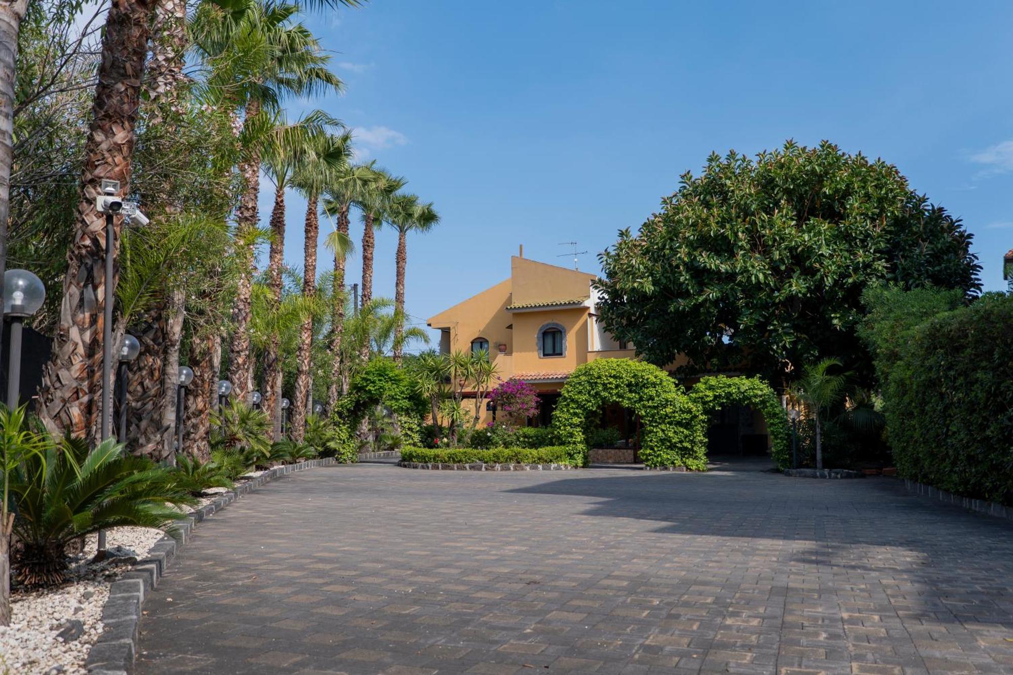 Villa Seta Giardini Naxos Exterior photo