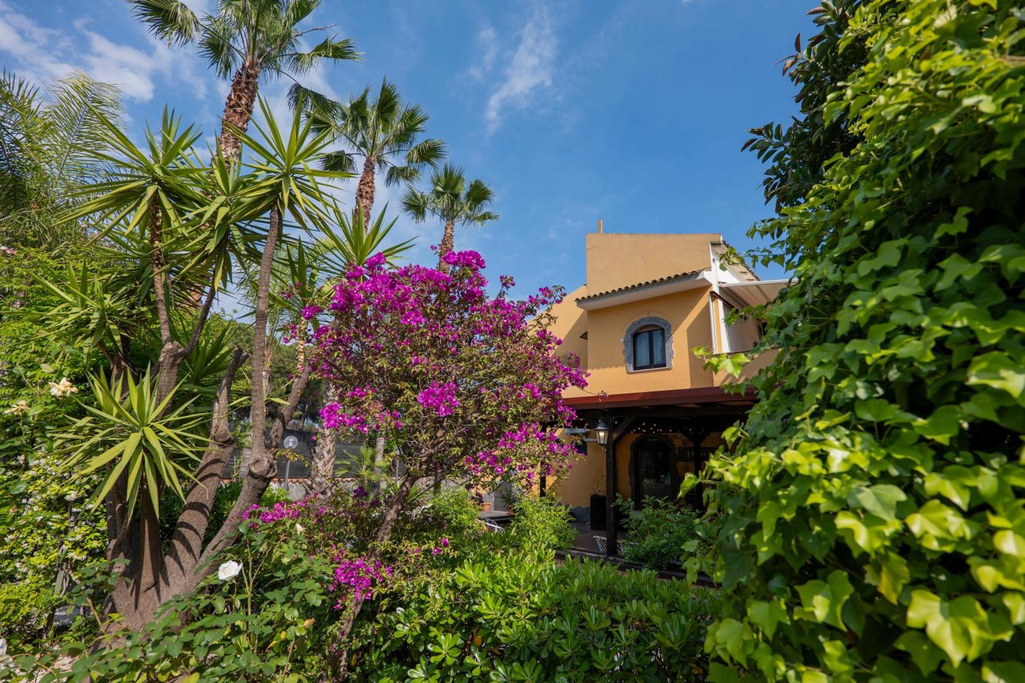 Villa Seta Giardini Naxos Exterior photo